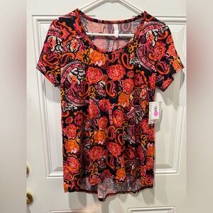 NWT LULAROE classic T Small